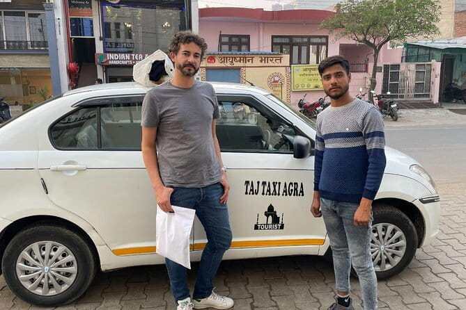 Same Day luxury Taj Mahal and Agra Fort Tour from Delhi by Car - Lunch at DoubleTree by Hilton Agra: A Break That Keeps the Day on Track