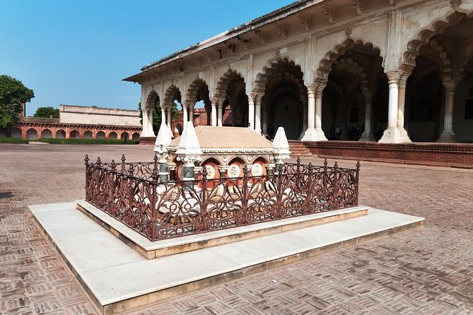 Same Day Taj Mahal, Agra Fort & Baby Taj Tour from Jaipur by Car - Lunch at Courtyard Agra: when meals are included and what that means