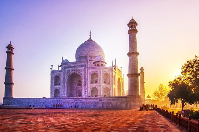 Same Day Taj Mahal and Agra Tour from Ahmedabad with Flights - Ahmedabad to New Delhi: The Clock Starts Early