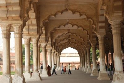 Skip-the-Line: Agra Fort Entrance Ticket with Guided Tour