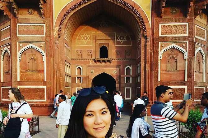 Skip-the-Line: Agra Fort Entrance Ticket with Guided Tour - Price and logistics, compared to doing it yourself