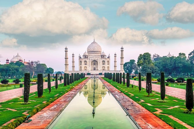Skip The Line Taj Mahal, Agra Fort & Mehtab Garden Tour - Stop 1: Taj Mahal Entry Help and the Two-Hour Sweet Spot