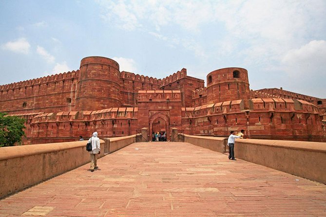 Skip The Line Taj Mahal and Agra fort Tour - Your guide and the photo factor (yes, it matters)