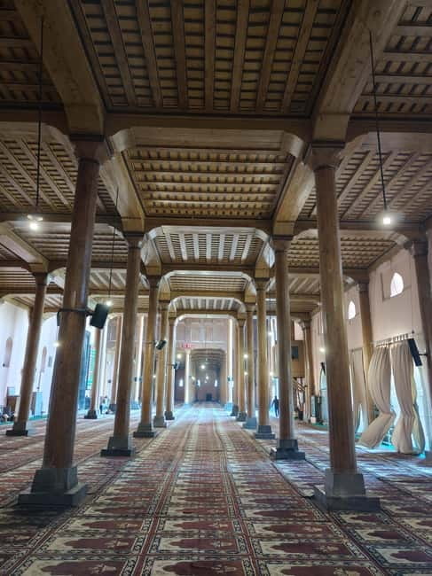 Srinagar: Private Old City and Mughal Gardens Guided Tour - Key Things You Should Know Before You Go