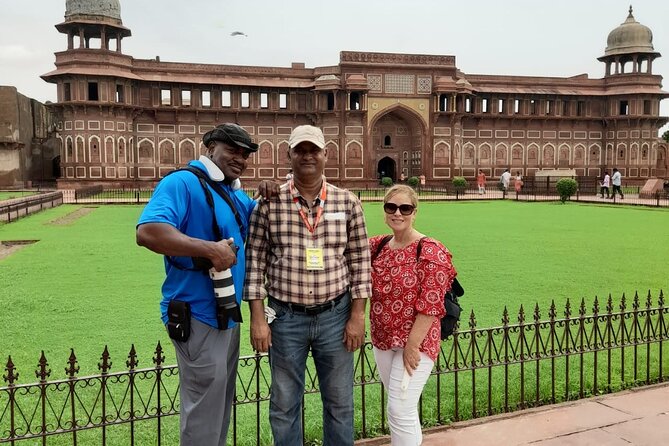 Sunrise Taj Mahal and Agra City Tour - Agra Fort: Mughal power up close, in one hour