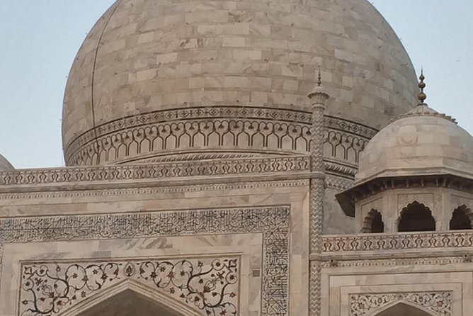 Sunrise Taj Mahal Tour With Female Tour Guide - Taj Mahal first: what your licensed guide does during the 3 hours