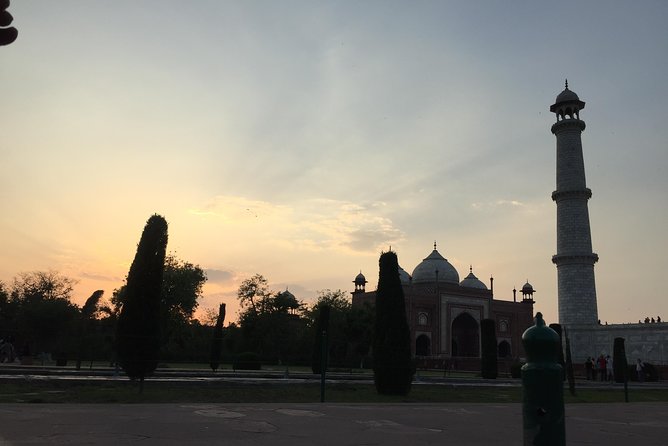 Sunrise Taj Mahal Tour With Female Tour Guide - Who this tour fits best