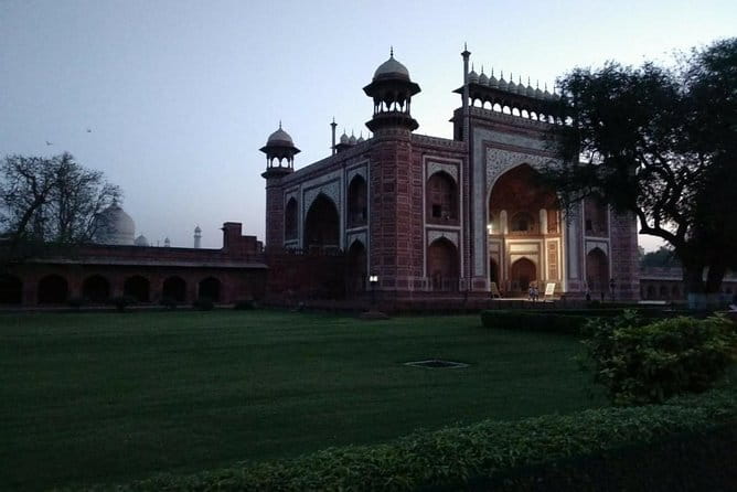 Sunrise tour of Taj Mahal with Guide - The Friday closure rule, and how to check your dates fast