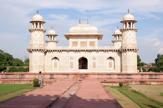 Taj Mahal, Agra Fort & Baby Taj Tour from Delhi - All Inclusive - Agra Fort right after Taj, plus lunch at a 5-star hotel