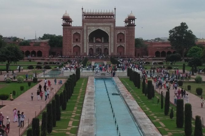 Taj Mahal, Agra Fort, & Fatehpur Sikri Day trip From Delhi by car - Fatehpur Sikri: red sandstone palaces and a focused visit