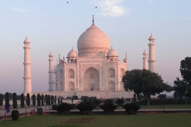 Taj Mahal, Agra Fort, & Fatehpur Sikri Day trip From Delhi by car - Lunch at Golden Street Restaurant: where the schedule stays human