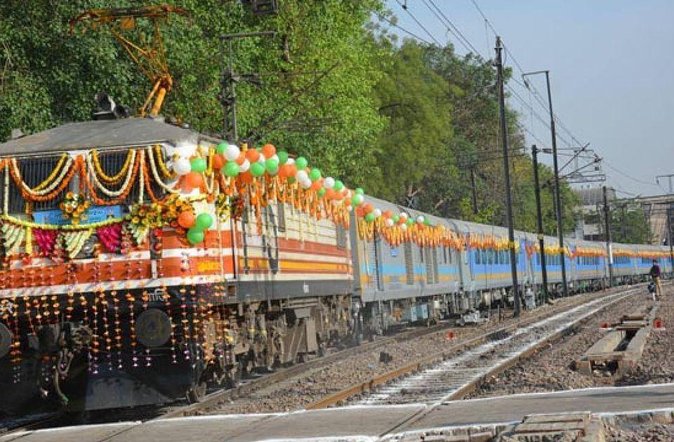 Taj Mahal Day Tour from Delhi by Superfast Train - TOP RATED TOUR - How the Delhi to Agra train day actually works