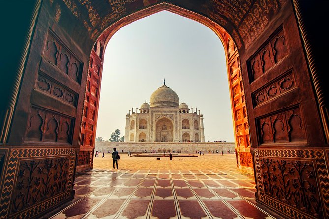 Taj Mahal Entrance Tickets - Outside first, then inside: how the visit hits Mumtaz Mahal’s story