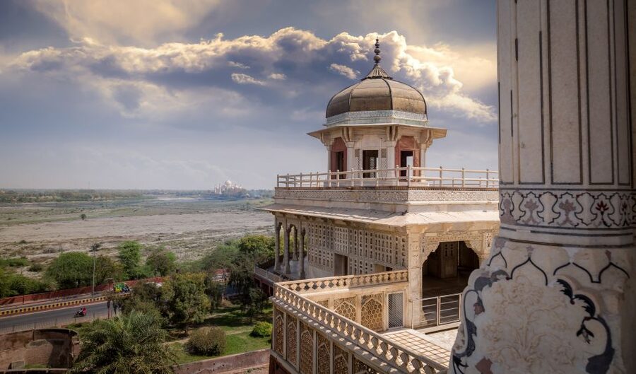 Taj Mahal, Fort, Baby Taj & Mehtab Bagh Private City Tour - The guides and chauffeurs: why the best days feel smooth