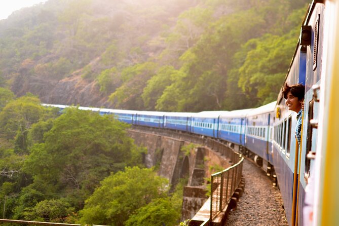 Taj Mahal Private Day Tour from Delhi by Express Train with Lunch - Lunch at DoubleTree by Hilton Agra: a real break, not a snack stop