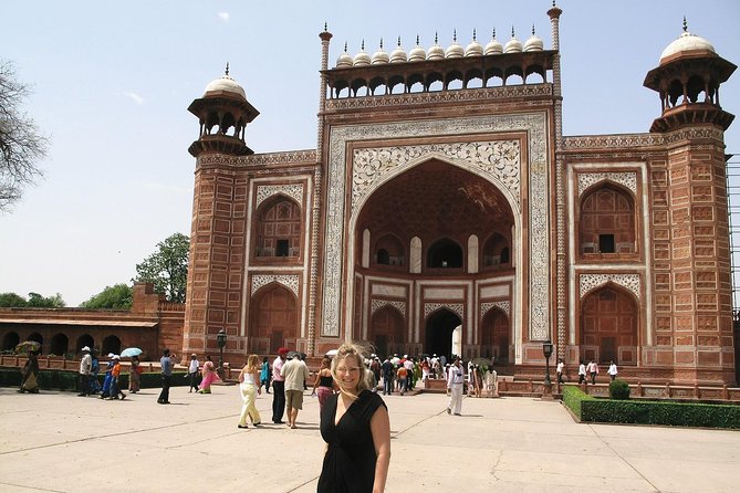 Taj Mahal Private Day Trip Including Same Day Flights from Mumbai - Day 1 Reality Check: Timing, Crowds, and Travel Fatigue