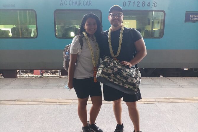 Taj Mahal Same Day Tour by India's Fastest Train - Onboard breakfast: small comfort, big payoff