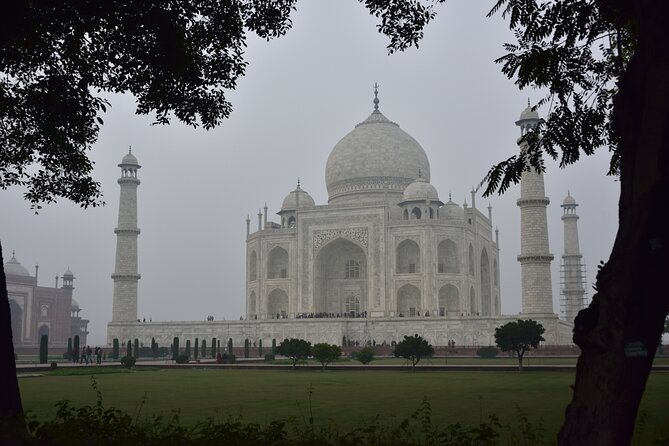 Taj Mahal Skip the Line Private Guided Tour - Pickup, taxi service, and how to plan the walk to the entrance