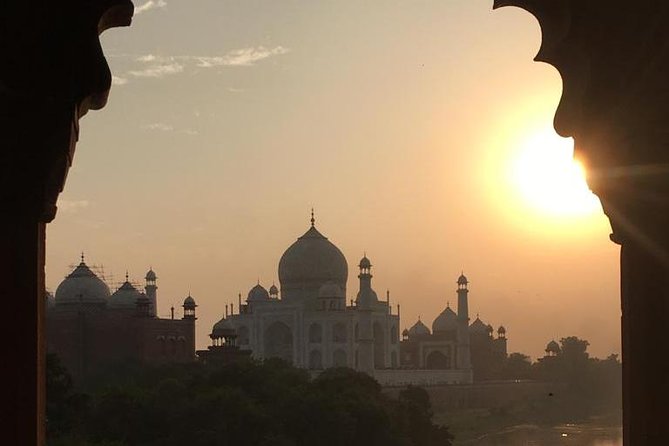 Taj mahal skip the line ticket guide and transport - The guide’s job: stories, photo help, and handling the Taj perimeter