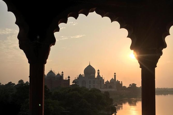 Taj mahal skip the line ticket guide and transport - Value check: why $25 can work here
