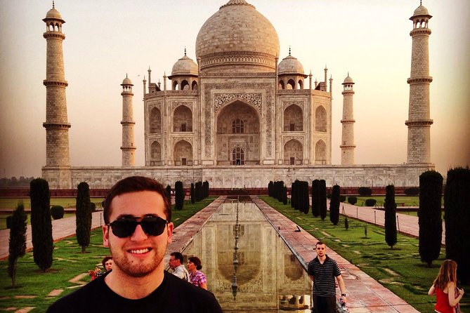 Taj Mahal Sunrise Private Tour from Delhi - Agra Fort: The Mughal Story Behind the Walls