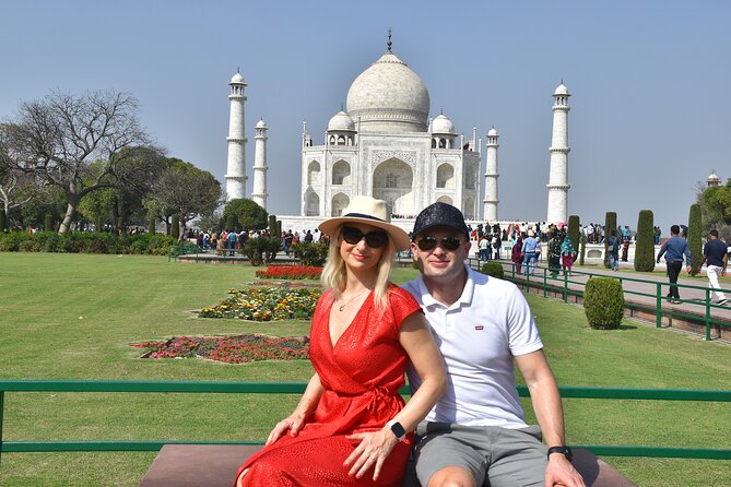 Taj Mahal Tour by India's Fastest Train from Delhi - Train meals and lunch: eating well without breaking the flow