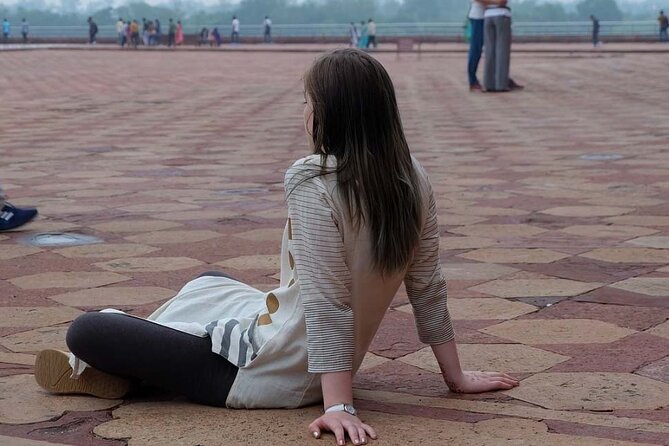 Taj Mahal Tour From Bangalore Flight At Agra Airport - Agra Fort With Quick Entrance: A Strong Companion to Taj Mahal