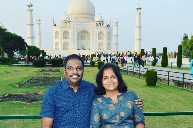 Taj Mahal Tour From Delhi By Car-Skip The Line Tickets With Lunch - Taj Mahal in the Morning, With Guide and Tickets Taken Care Of