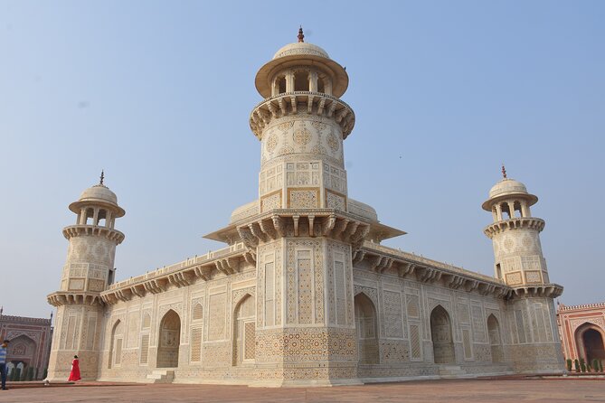 Taj Mahal Tour with High-Speed Train Experience - All Inclusive - Agra Fort: the “breathing room” stop that adds variety
