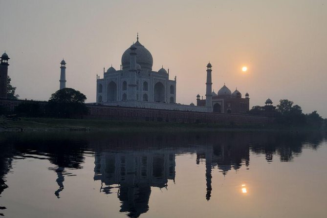 Taj Mahal Virtual Tour - A Guide Named Ata Hussain, and Why That Changes Everything