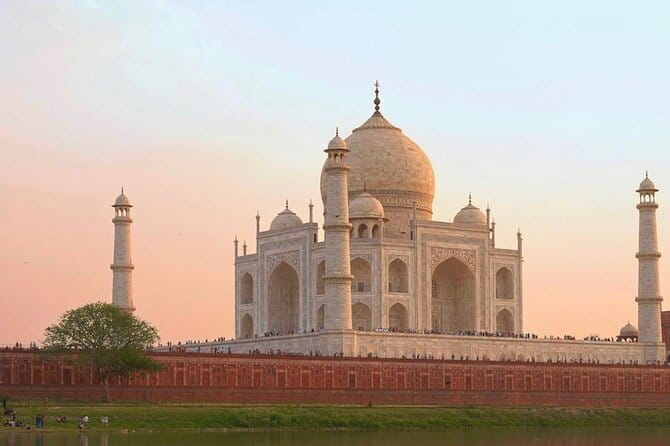 Taj Mahal visits with Licensed Guide with Entry Assistance - Bottled Water and Small-Group Comfort