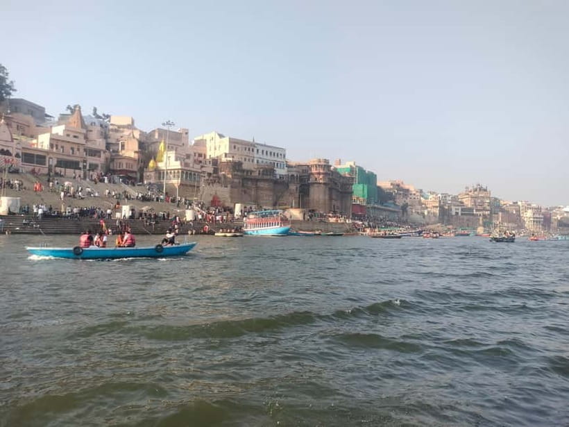 Tourist Guide English & Spanish Varanasi/Benares - Food moments: banarasi breakfast and lassi in a clay cup