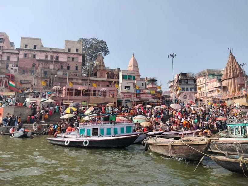 Tourist Guide English & Spanish Varanasi/Benares - Entering Varanasi by the ghats, not just the postcards