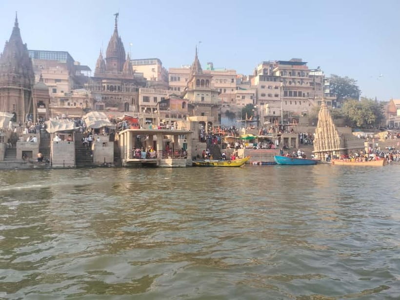 Tourist Guide English & Spanish Varanasi/Benares - A traditional tea break, aromatherapy talk, and the “why” behind Varanasi scents
