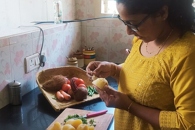 Traditional Vegetarian Cooking Class in Chennai with Gayathri - Cooking a main dish and a side dish, with technique you can reuse