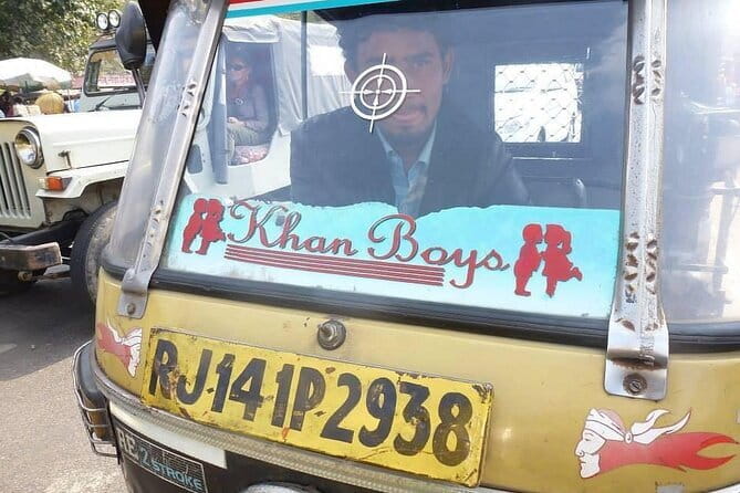 Travel Through the Streets of Jaipur by Tuktuk with a Local - Time management: 1 hour ticket-free moments, plus paid monuments