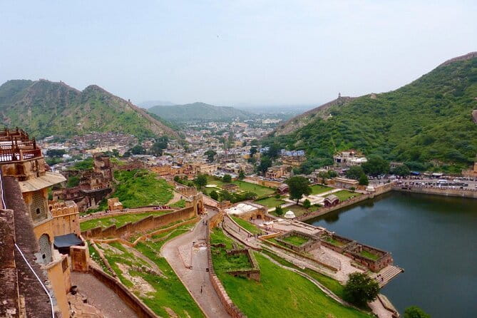 Travel Through the Streets of Jaipur by Tuktuk with a Local - Your flexible day plan: Amber Fort first, then city icons