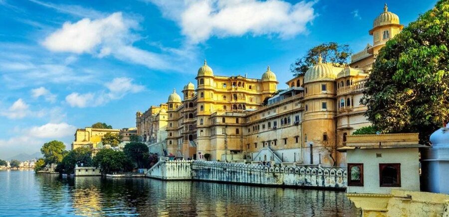 Udaipur: City Palace Museum Tour and Lake Pichola Boat Tour - Lake Pichola boat tour: a calm shared ride, and why self-guided can be fine