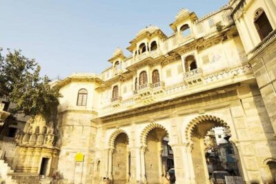 City Palace Museum Tour and Lake Pichola Boat Tour