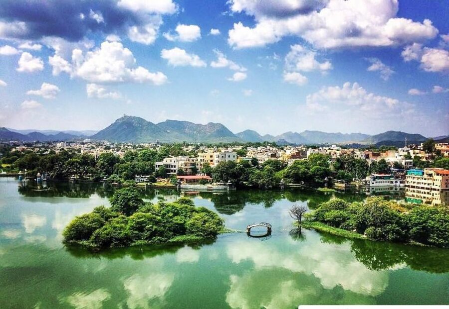 Udaipur: City Palace Museum Tour and Lake Pichola Boat Tour - Should you book this City Palace and Lake Pichola tour?