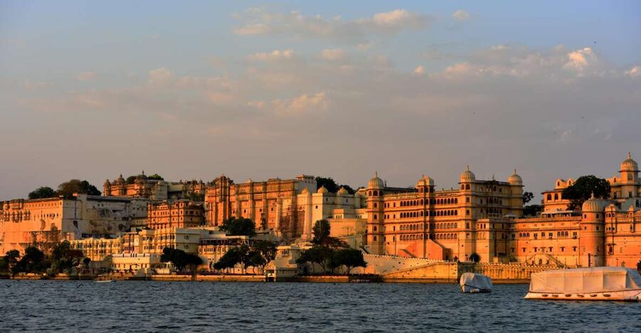 Udaipur: Full Day Private City Tour with Optional Boat Ride - Key things to know before you go