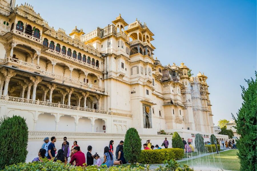 Udaipur: Full Day Private City Tour with Optional Boat Ride - Monsoon Palace and Sajjangarh Fort Views Over Fatehsagar Lake