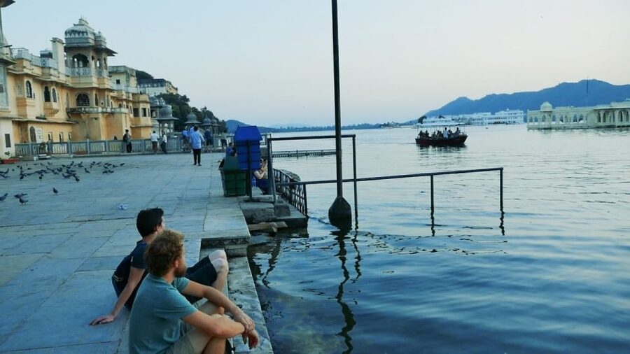 Udaipur: Guided Ghat Tour and Boat Ride - Lal Ghat: the colorful embellishments you will want to slow down for