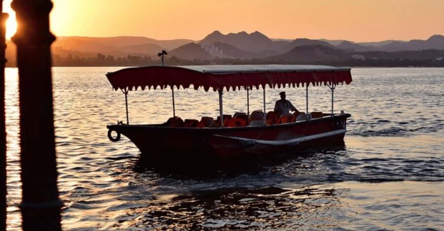 Udaipur: Guided Walking Tour of Ghats with Boat Ride - Key highlights to look for on this Ghats and Boat Tour