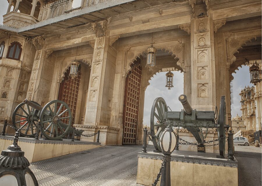 Udaipur: Guided Walking Tour of Ghats with Boat Ride - Should you book this Ghats-and-Boat Tour?