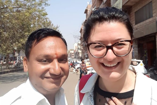 Udaipur: Jag Mandir Island Dinner with Boat Ride transfers - Private AC transfers, and how the boat meeting really plays out