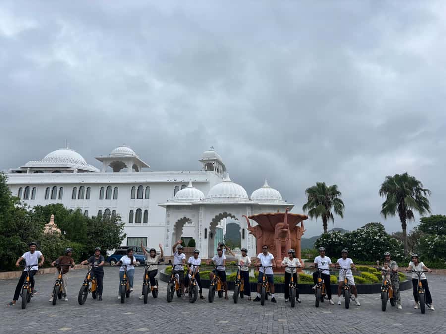 Udaipur: Off-the-Beaten Path Guided E-Bike Tour - Price and value: what $23 per person really buys