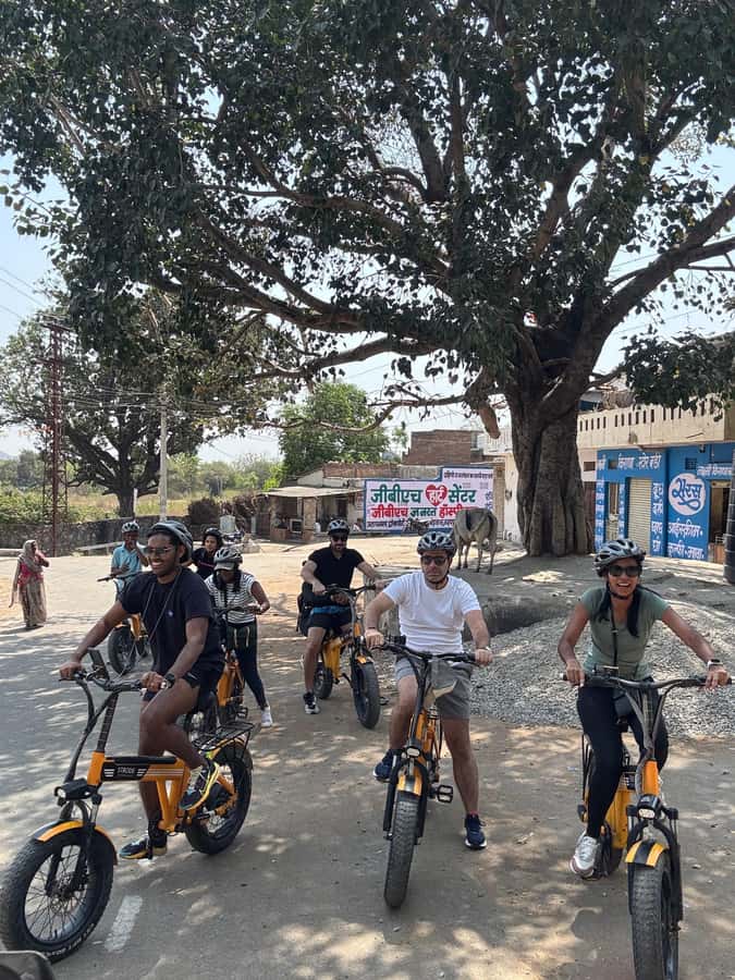 Udaipur: Off-the-Beaten Path Guided E-Bike Tour - Pedal-light riding to the solar observatory