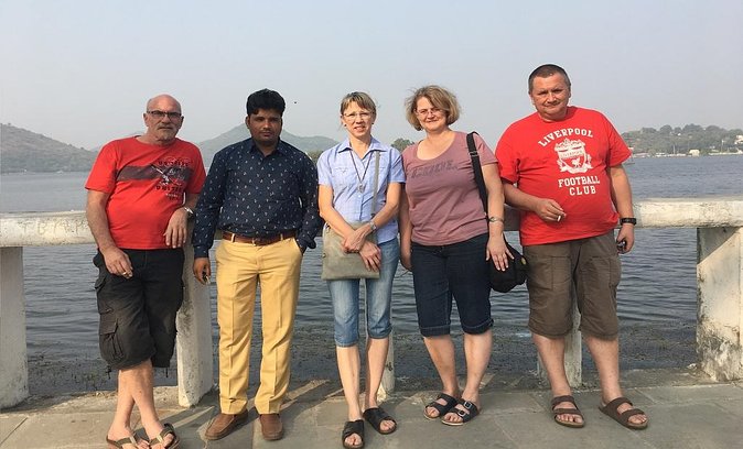Udaipur Sightseeing Tour - A First-Time Udaipur Circuit, Powered by an A/C Pickup