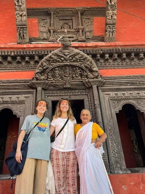 Varanasi: Hidden Secrets of Vibrant Tradition (Guided Tour) - Manikarnikeshwar Mahadev Temple, Ratneshwar, and Chakra Pushkarini Kund
